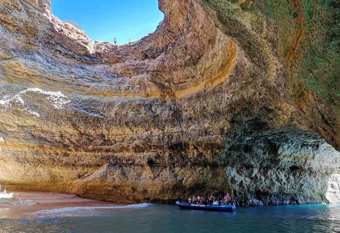 Paseo en barco a la cueva de Benagil